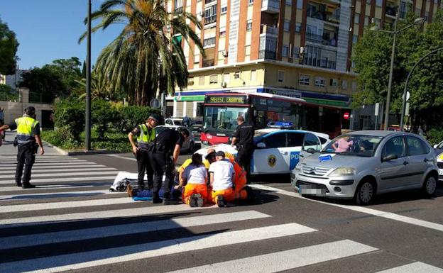 Accidente En Valencia Un Motorista Herido Al Chocar Con Un Coche Que